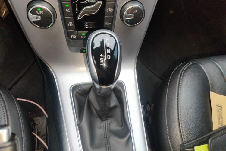 Used Volvo V40 2018 T3 Zhiya Edition Gear Lever