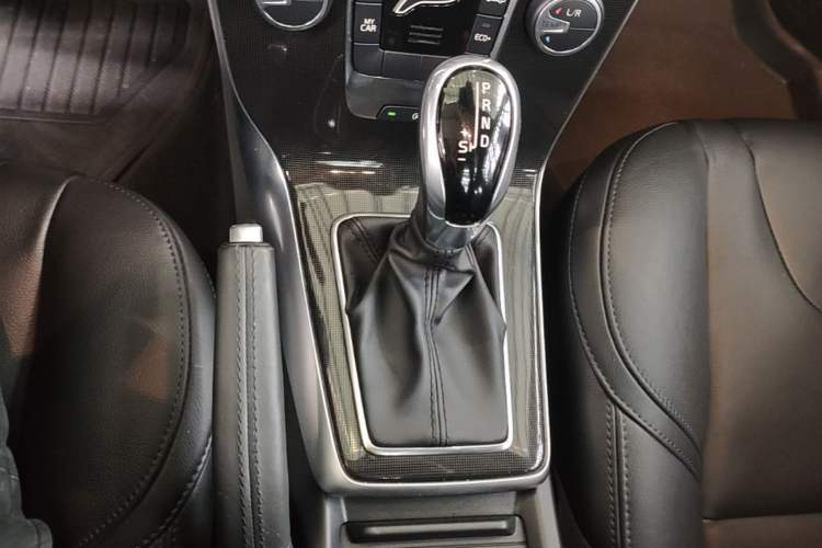 Used Volvo V40 2018 T3 Zhiyi Edition Gear Lever