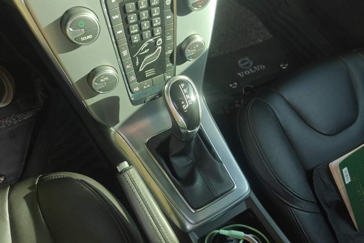 Used Volvo V40 2018 T3 Zhiya Edition Gear Lever