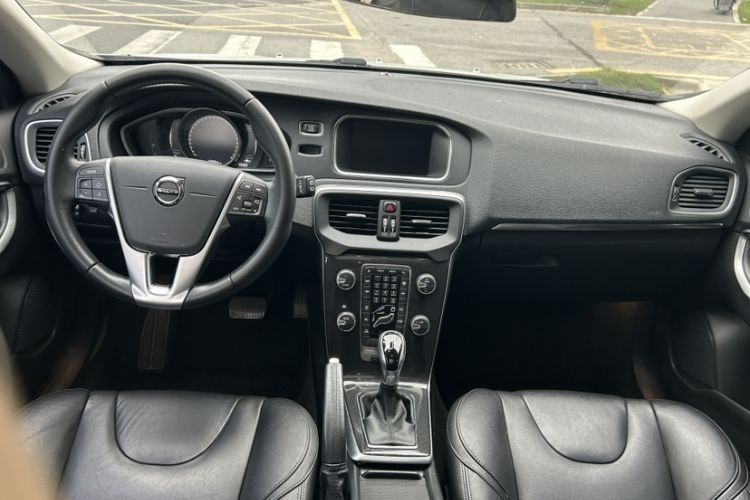 Used Volvo V40 2018 T3 Zhiyi Edition Gear Lever