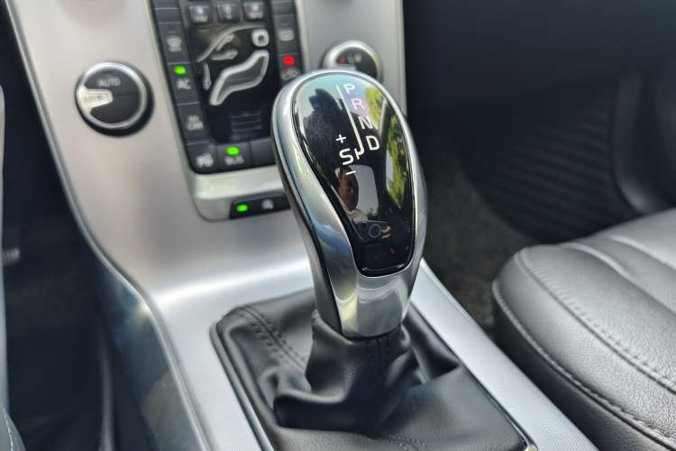 Used Volvo V40 2018 T3 Zhiya Edition Gear Lever