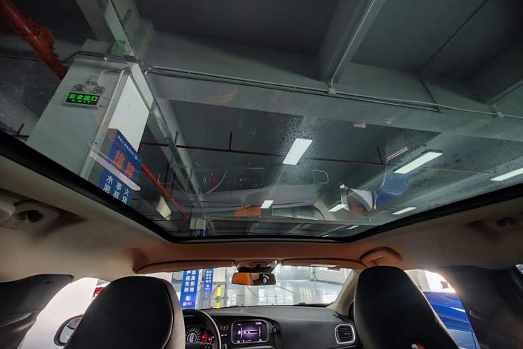 Used Volvo V40 2018 T3 Smart Edition Headliner
