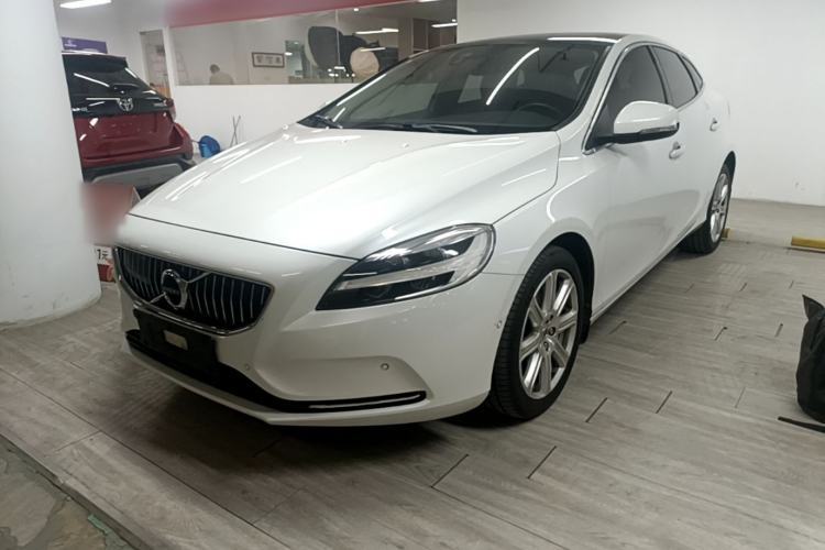 Used Volvo V40 2018 T3 Zhiya Edition Guazi used car, China used car export, Used car for sale, Used  cars, Cheapest cars for sale