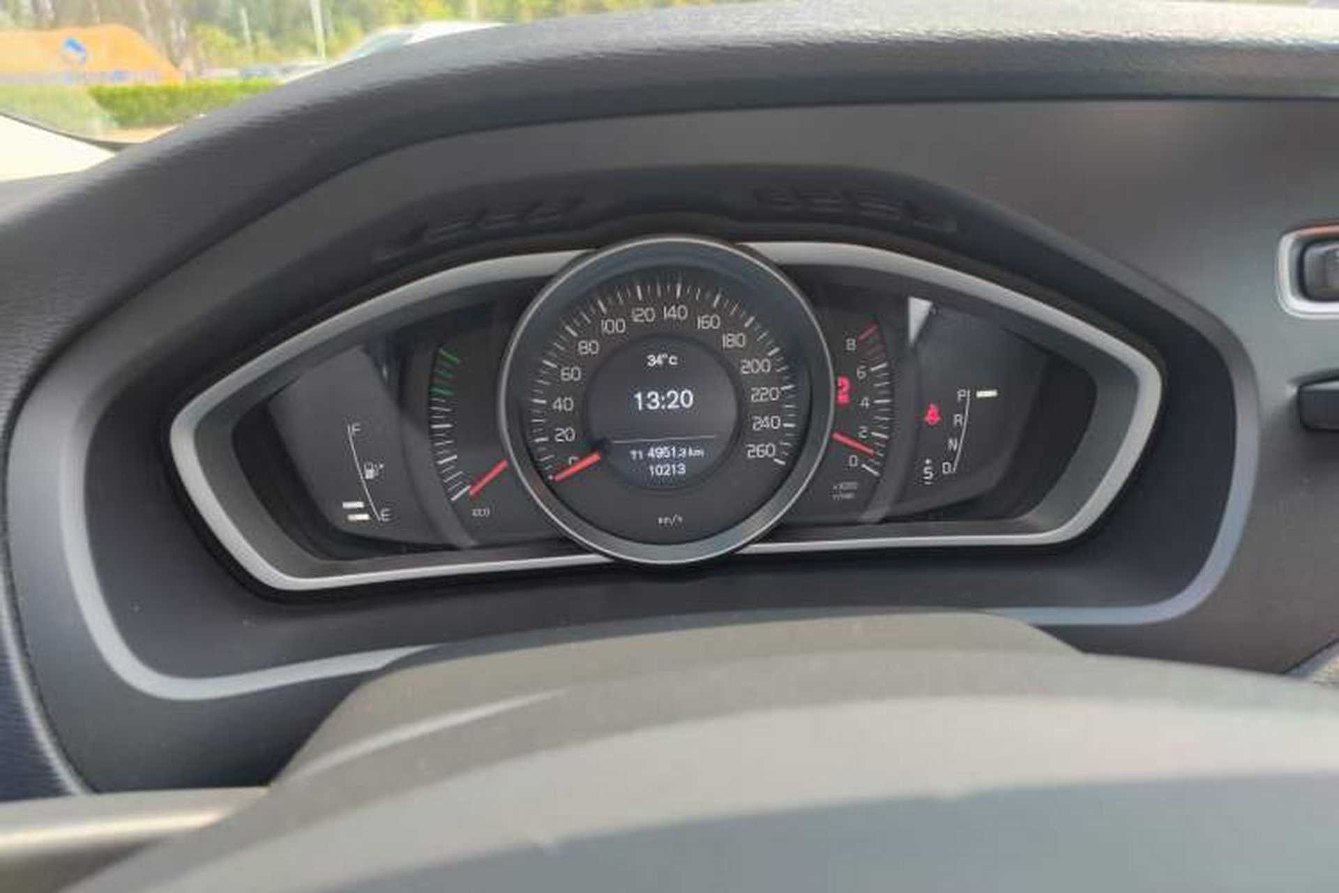 Used Volvo V40 2018 T3 Smart Edition Instrument Cluster
