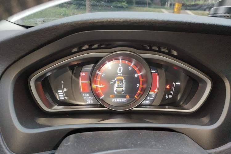 Used Volvo V40 2018 T3 Zhiya Edition Instrument Cluster