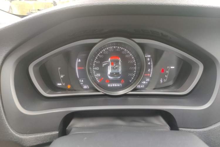 Used Volvo V40 2018 T3 Zhiya Edition Instrument Cluster
