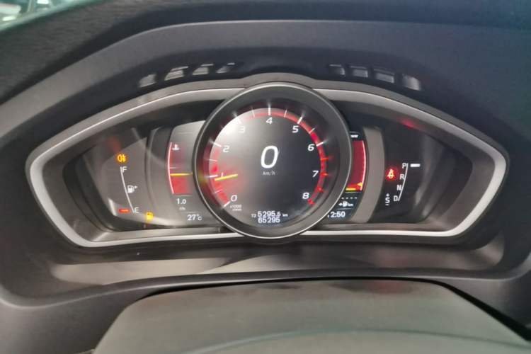 Used Volvo V40 2018 T3 Zhiyi Edition Instrument Cluster