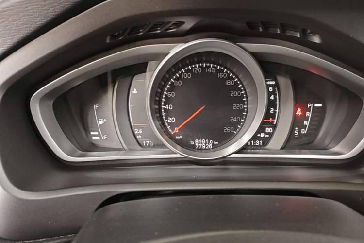 Used Volvo V40 2018 T3 Zhiyi Edition Instrument Cluster