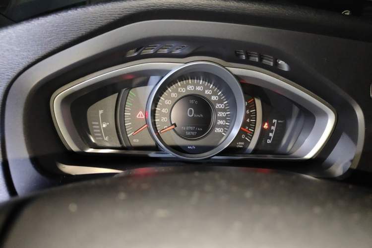 Used Volvo V40 2018 T3 Smart Edition Instrument Cluster