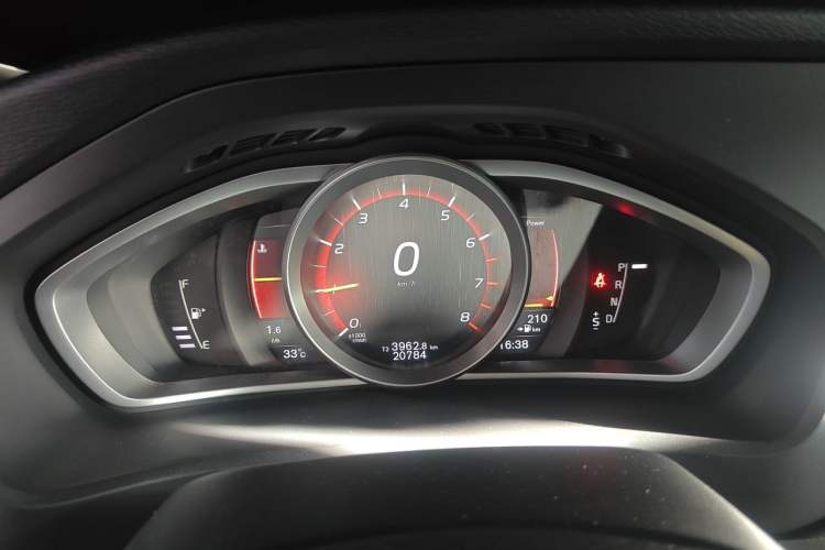 Used Volvo V40 2018 T3 Zhiya Edition Instrument Cluster