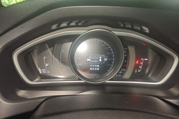 Used Volvo V40 2018 T3 Zhiyi Edition Instrument Cluster