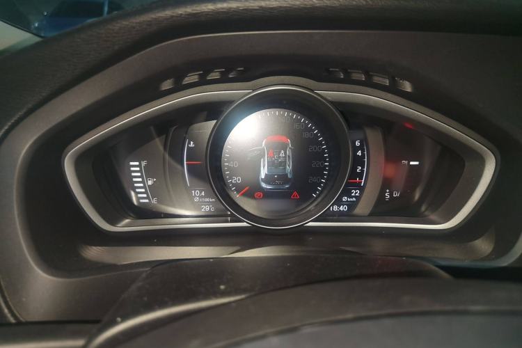 Used Volvo V40 2018 T3 Zhiyi Edition Instrument Cluster