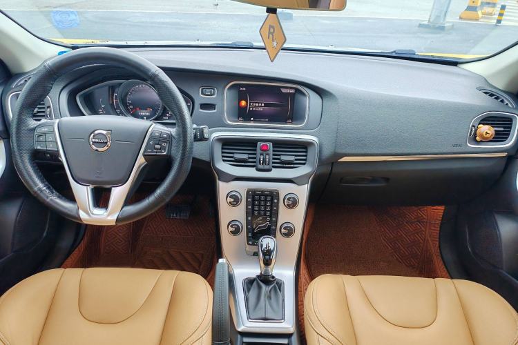 Used Volvo V40 2018 T3 Zhiya Edition Interior 1