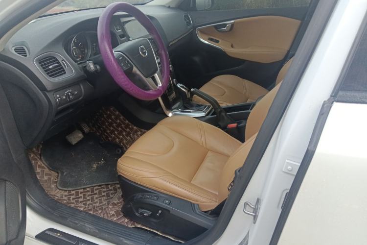 Used Volvo V40 2018 T3 Zhiyi Edition Interior 1