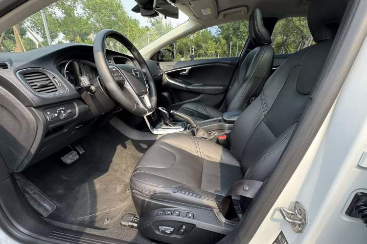 Used Volvo V40 2018 T3 Zhiyi Edition Interior 1