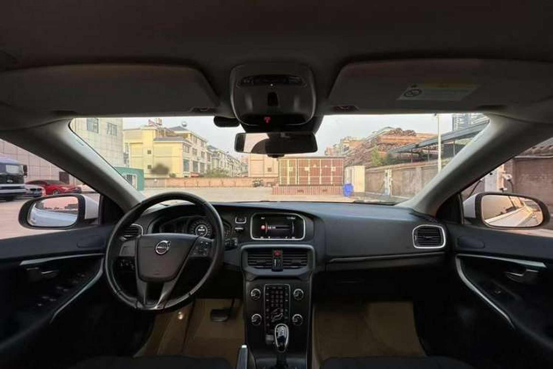 Used Volvo V40 2018 T3 Smart Edition Interior 1