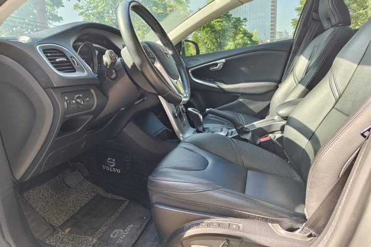 Used Volvo V40 2018 T3 Zhiya Edition Interior 1