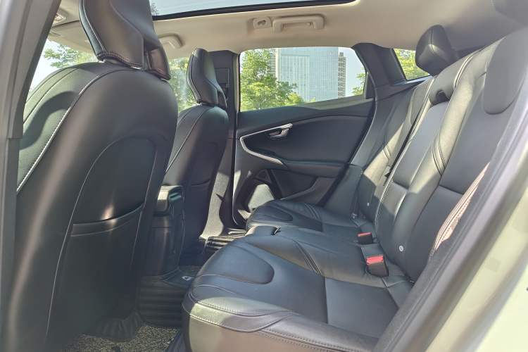 Used Volvo V40 2018 T3 Zhiya Edition Interior 2