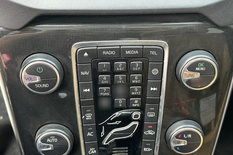 Used Volvo V40 2018 T3 Zhiyi Edition Interior 9