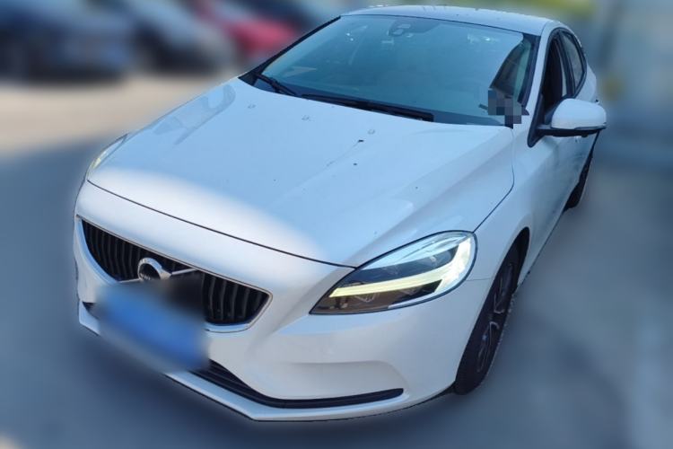 Used Volvo V40 2018 T3 Zhiyi Edition Guazi used car, China used car export, Used car for sale, Used cars, Cheapest cars for sale