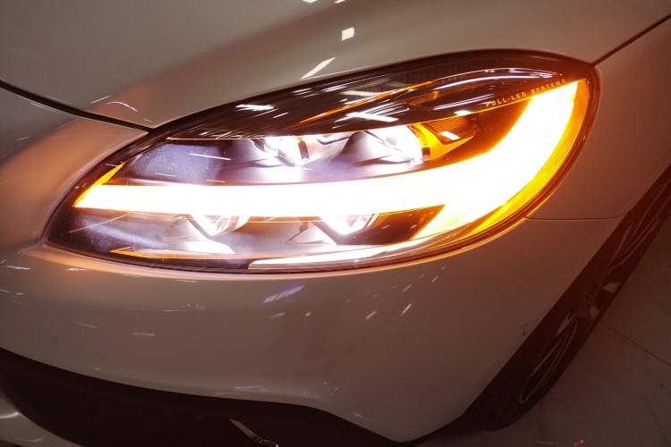 Used Volvo V40 2018 Cross Country T3 Zhiya Edition Left Front Headlight