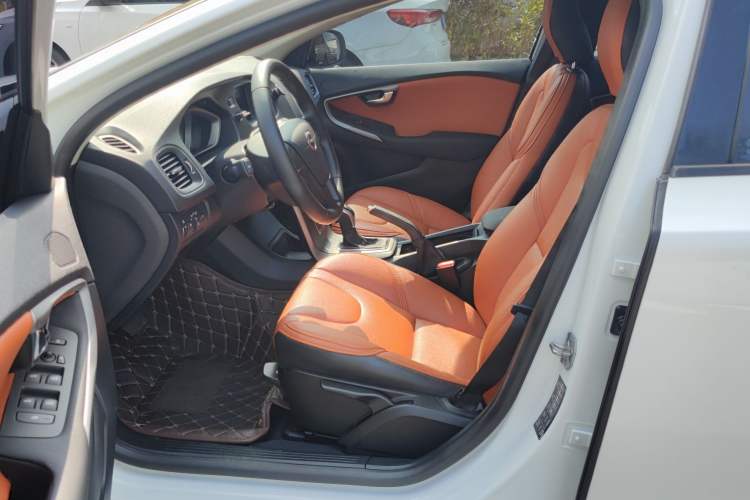 Used Volvo V40 2018 T3 Smart Edition Left Front Seat