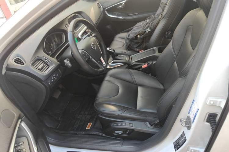 Used Volvo V40 2018 T3 Zhiyi Edition Left Front Seat