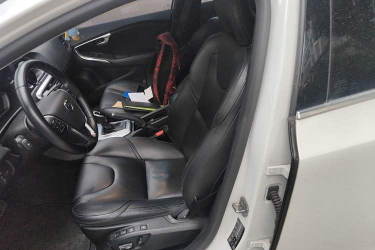 Used Volvo V40 2018 T3 Zhiya Edition Left Front Seat