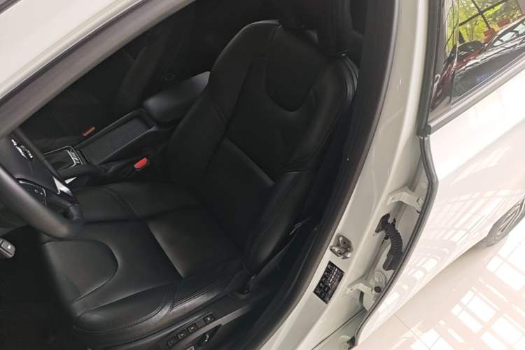 Used Volvo V40 2018 T3 Zhiyi Edition Left Front Seat