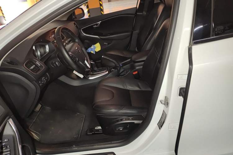 Used Volvo V40 2018 T3 Zhiyi Edition Left Front Seat