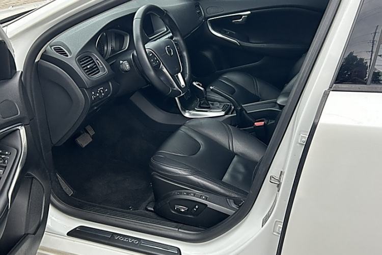 Used Volvo V40 2018 T3 Zhiyi Edition Left Front Seat