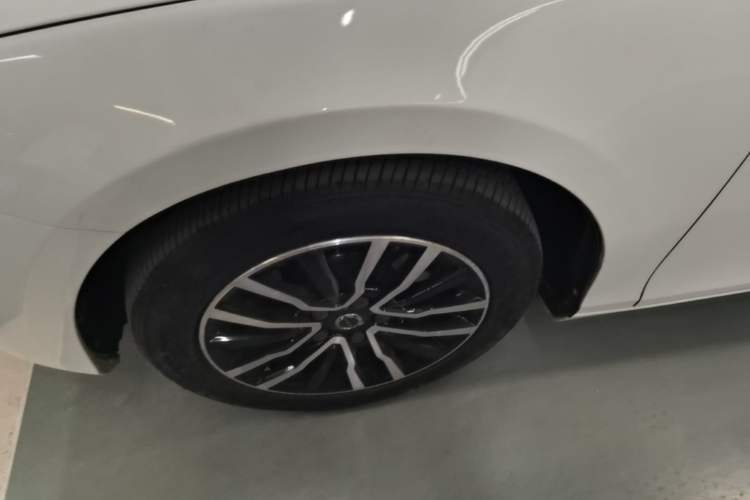 Used Volvo V40 2018 T3 Zhiyi Edition Left Front Wheel Hub