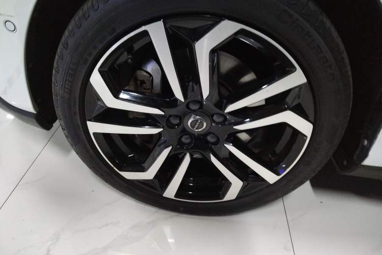 Used Volvo V40 2018 Cross Country T3 Zhiya Edition Left Front Wheel Hub