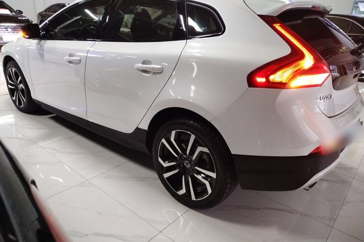 Used Volvo V40 2018 Cross Country T3 Zhiya Edition Left Side