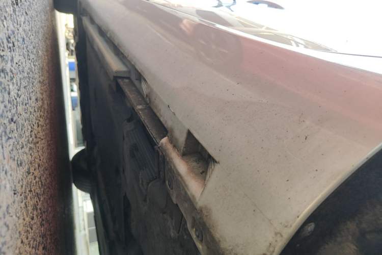 Used Volvo V40 2018 T3 Zhiyi Edition Left Side Sill