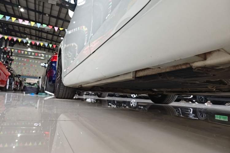 Used Volvo V40 2018 T3 Zhiyi Edition Left Side Sill