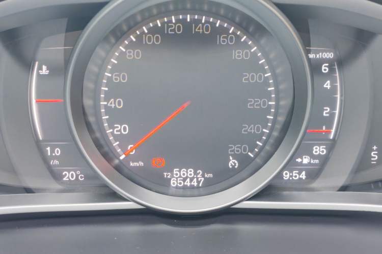 Used Volvo V40 2018 T3 Zhiya Edition Odometer Close Up