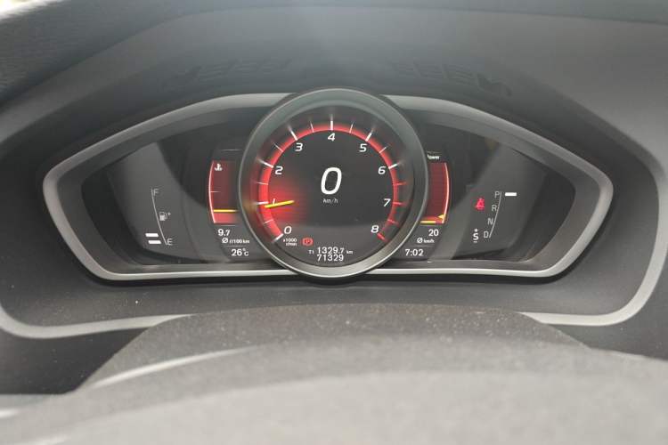 Used Volvo V40 2018 T3 Zhiyi Edition Odometer Close Up