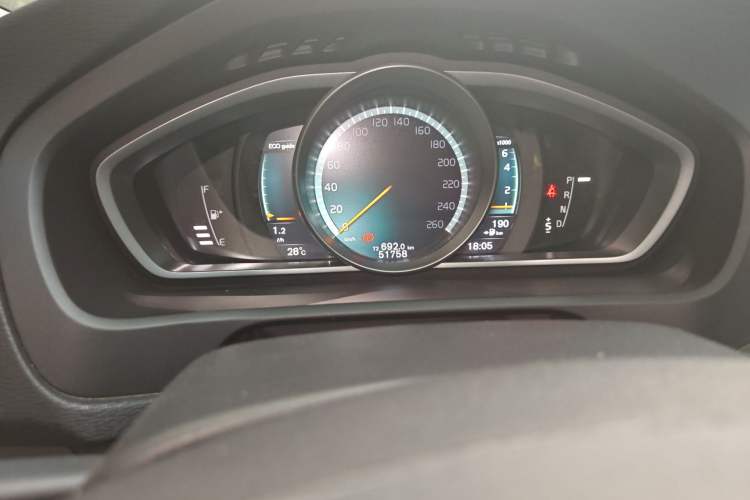 Used Volvo V40 2018 T3 Zhiya Edition Odometer Close Up
