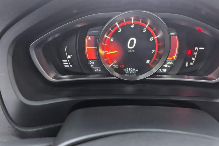 Used Volvo V40 2018 T3 Zhiyi Edition Odometer Close Up