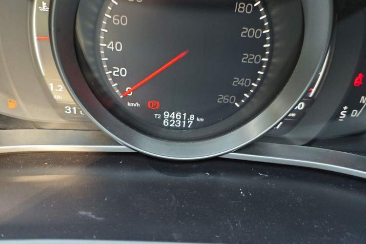 Used Volvo V40 2018 T3 Zhiya Edition Odometer Close Up