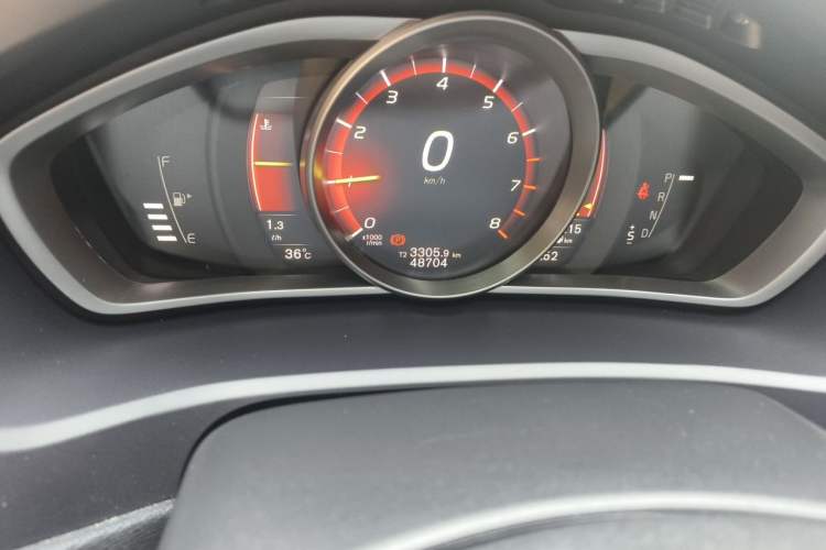 Used Volvo V40 2018 T3 Zhiyi Edition Odometer Close Up