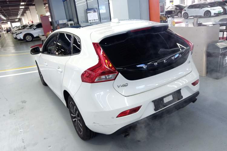 Used Volvo V40 2018 T3 Zhiyi Edition Rear Left 45 Deg