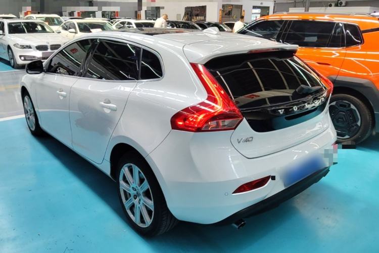 Used Volvo V40 2018 T3 Zhiya Edition Rear Left 45 Deg