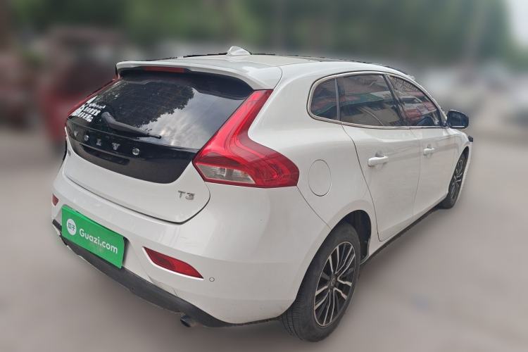 Used Volvo V40 2018 T3 Zhiyi Edition Rear Right 45 Deg