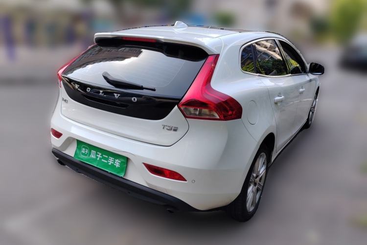 Used Volvo V40 2018 T3 Zhiya Edition Rear Right 45 Deg