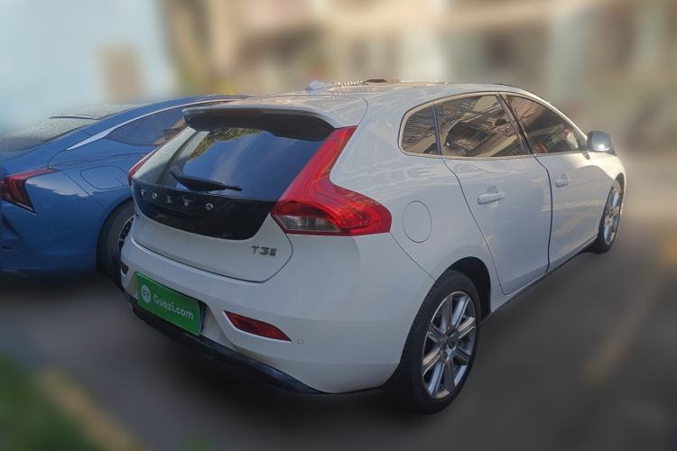 Used Volvo V40 2018 T3 Zhiya Edition Rear Right 45 Deg