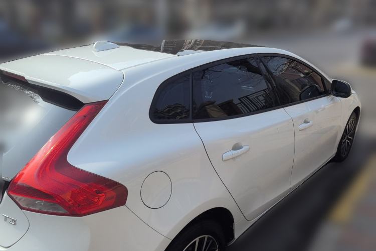 Used Volvo V40 2018 T3 Zhiyi Edition Rear Right 45 Deg