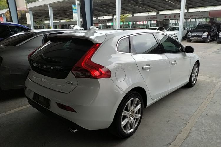 Used Volvo V40 2018 T3 Zhiya Edition Rear Right 45 Deg