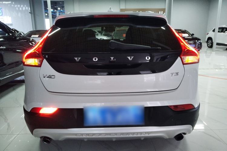 Used Volvo V40 2018 Cross Country T3 Zhiya Edition Rear
